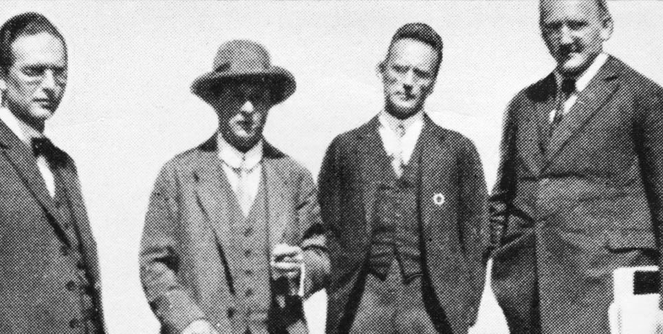 Konnte gut schimpfen und komponieren: Anton Webern (2.v.r.) mit Otto Klemperer, Arnold Schönberg und Hermann Scherchen 1924 in Donaueschingen  