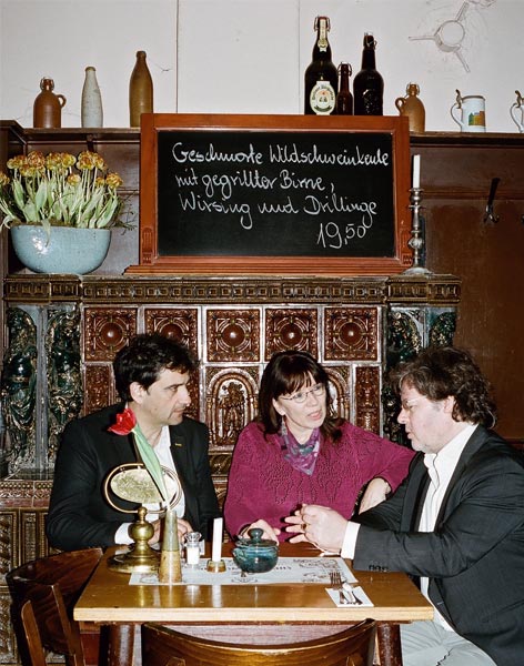 Paul Spies (l), Elisabeth Tietmeyer, und Udo Gösswald beim Lokaltermin