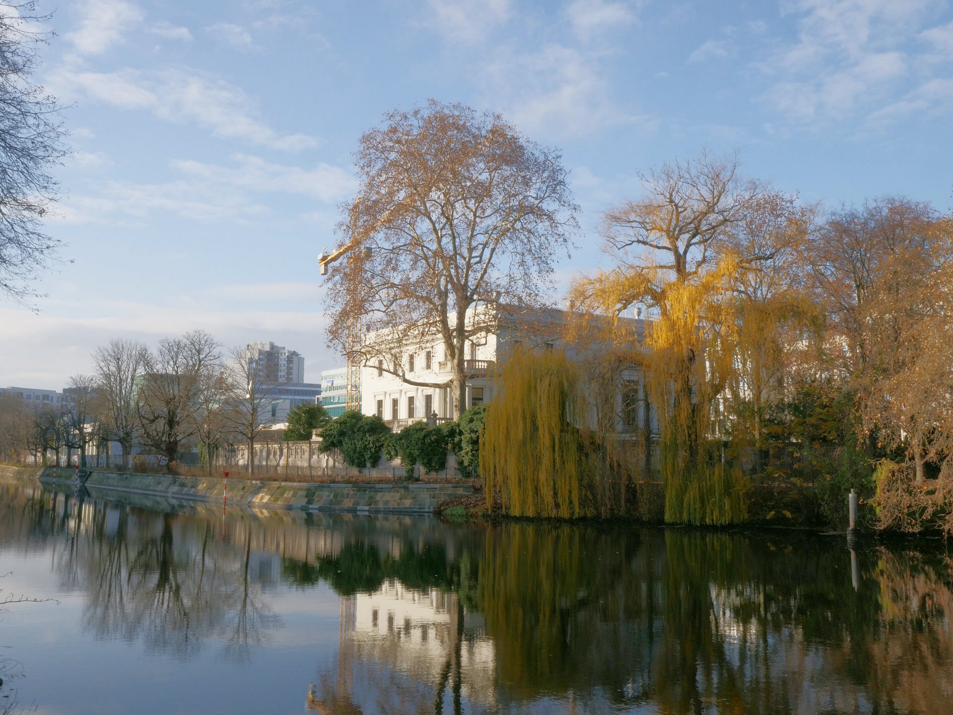 Villa im Grünen am Fluss