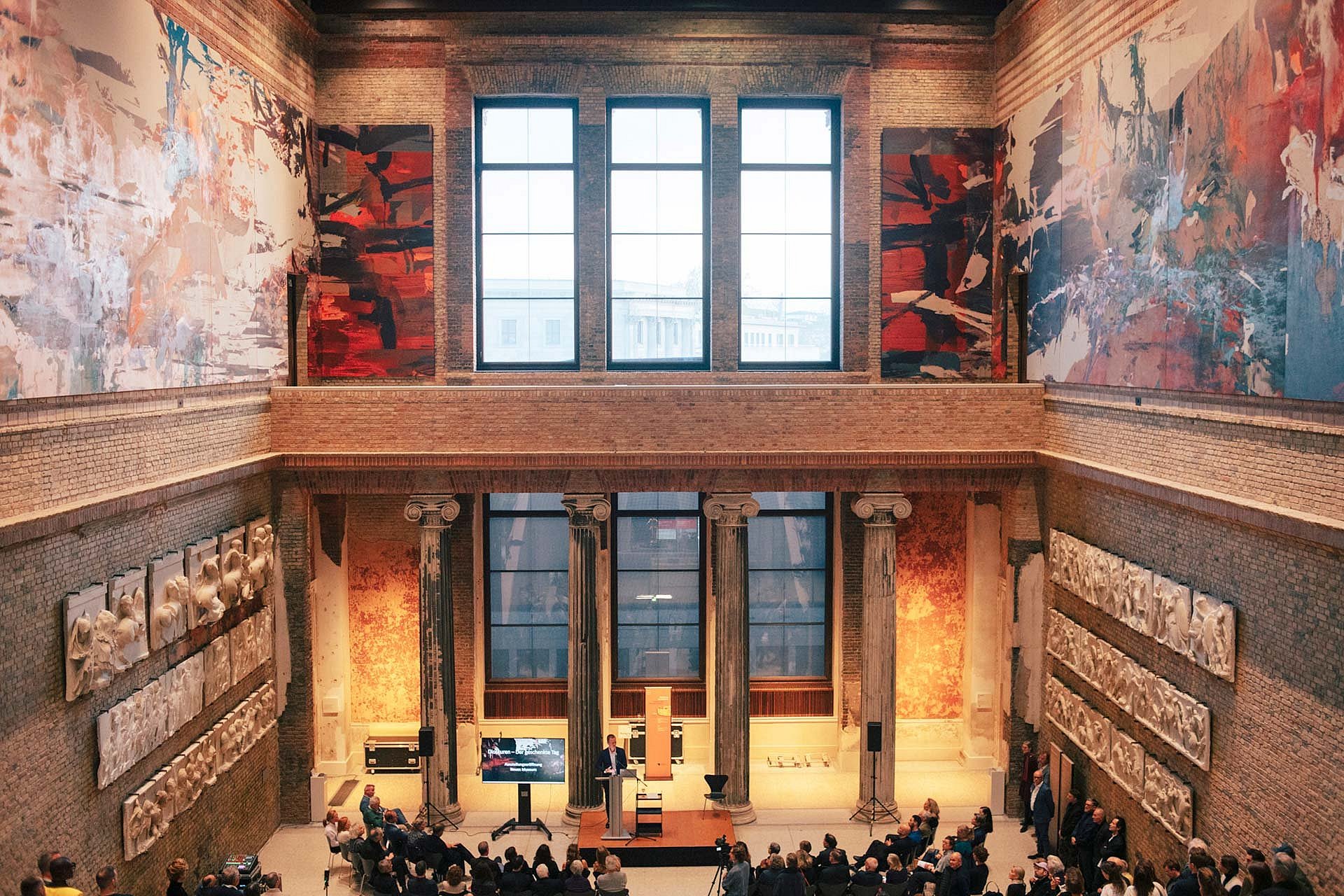 Blick in Ausstellungshalle