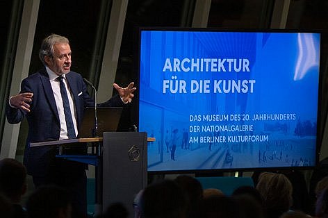 SPK-Präsident Parzinger begrüßt das Publikum 
