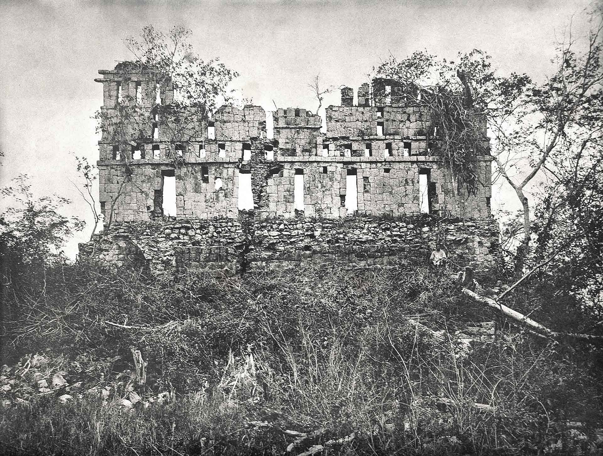 Historisches Foto eines Steingebäudes