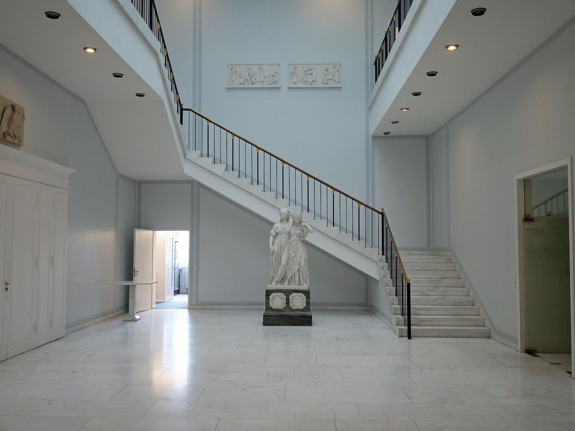 Foyer der Villa von der Heydt