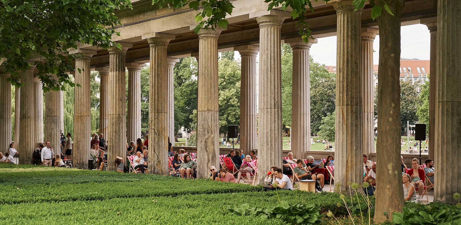 Blick in die Kolonnaden auf der Berliner Museuminsel