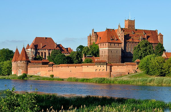 Marienburg, Hauptburg des Deutschen Ordens 1309 – 1454 Burg vor einem Fluss