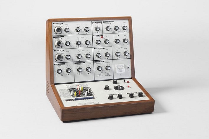 Klavierähnliches Tasteninstrument