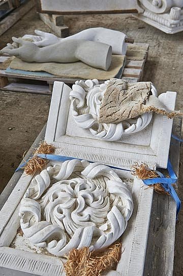 Gipsabgüsse von Ornamentschmuck  (öffnet Vergrößerung des Bildes)
