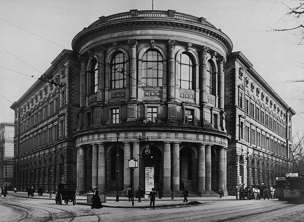 Historische Außenansicht des Königlichen Museums für Völkerkunde in Berlin.