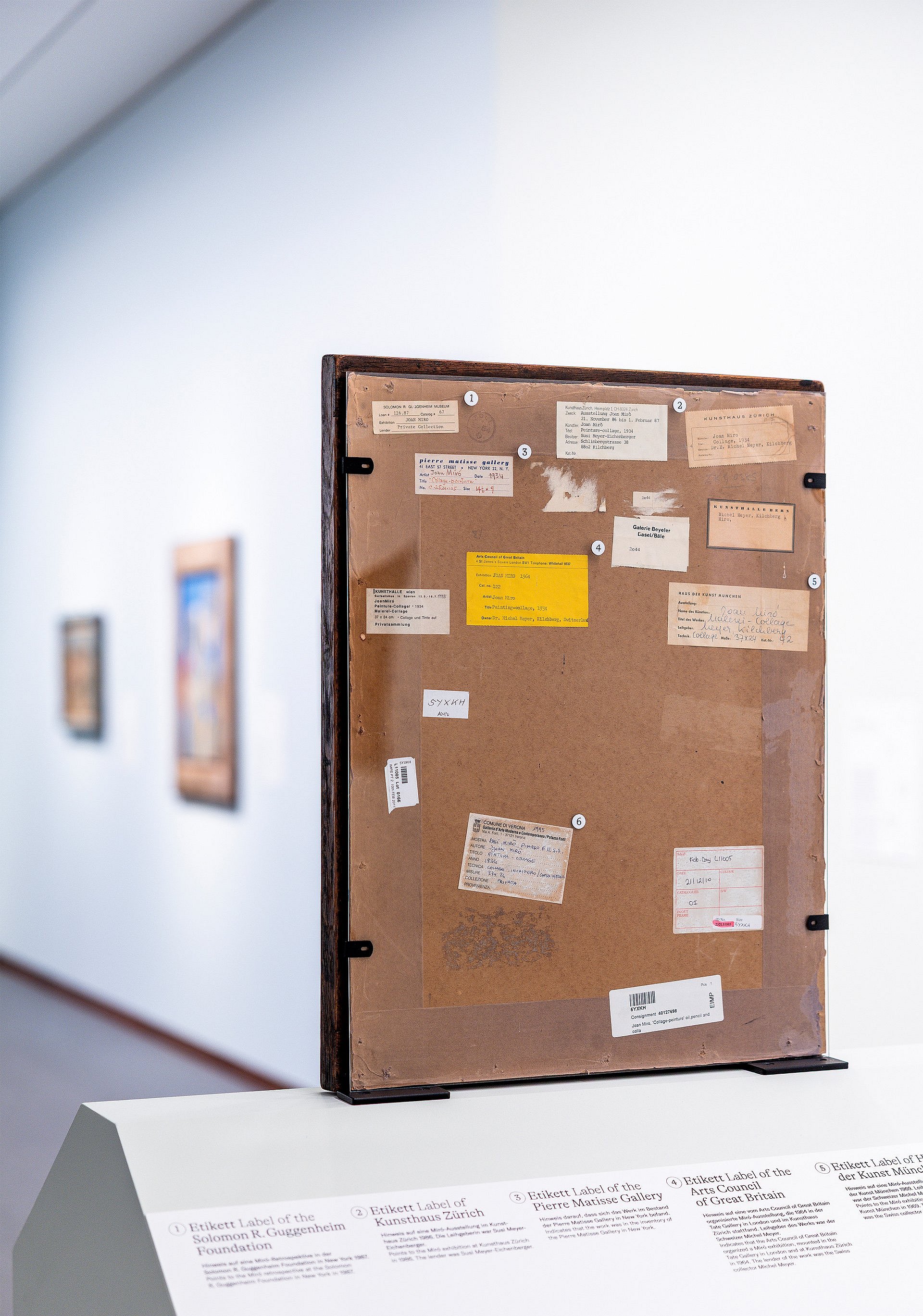 Werkrückseite in einer Ausstellung