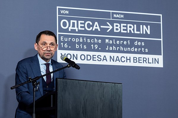 Mykola Tochytskyi Person spricht auf Bühne