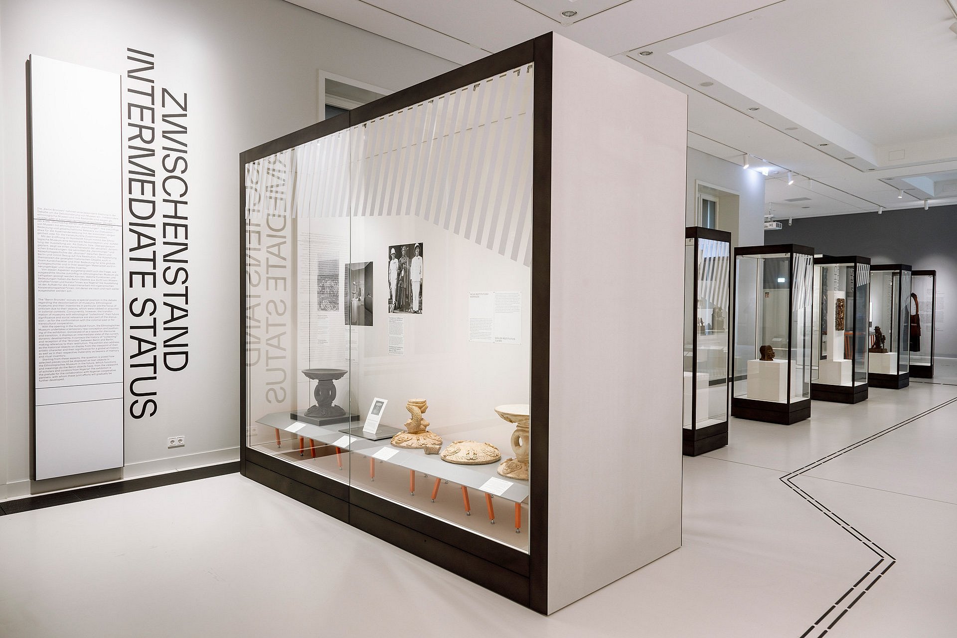 Blick in die Benin-Ausstellung im Ethnologischen Museum
