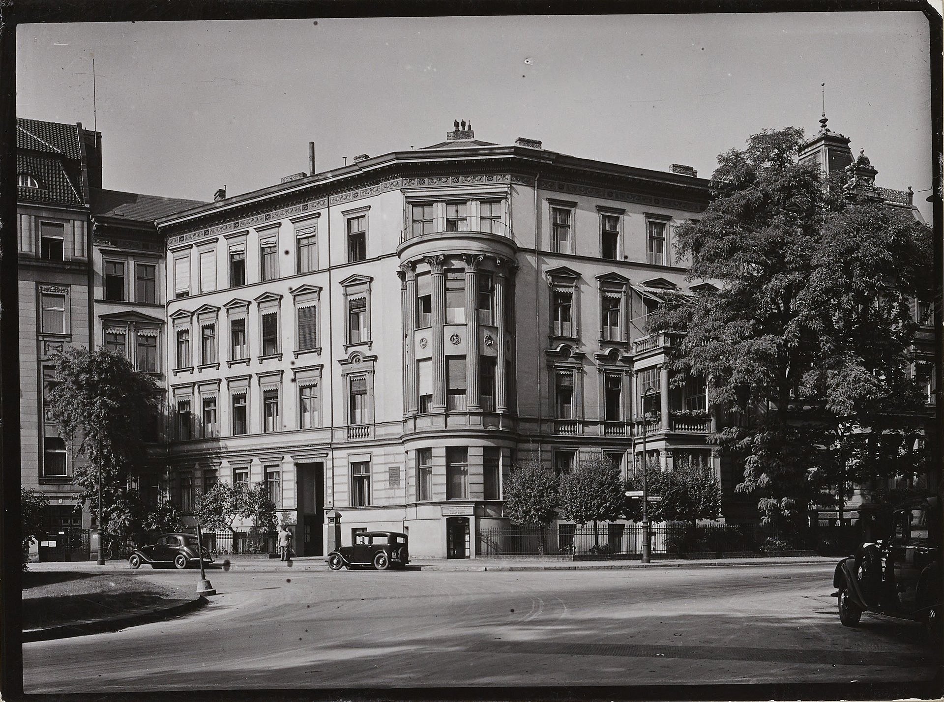 Black and white photo of a building