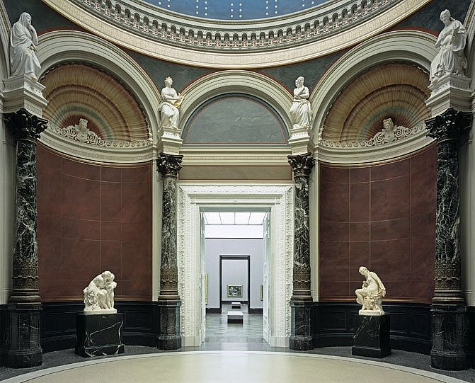 Innenansicht des Kuppelsaals der Alten Nationalgalerie (öffnet Vergrößerung des Bildes)