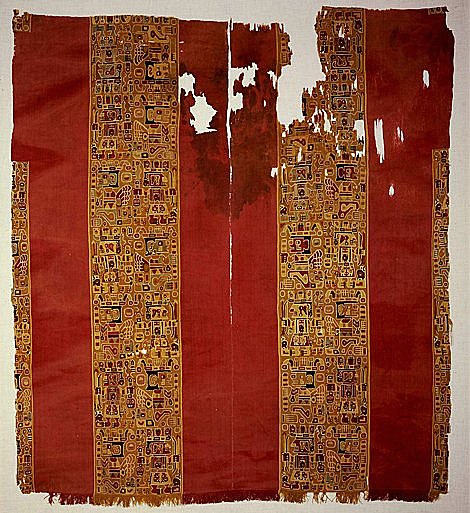 Peruanisches Männerhemd (Huari, 500-800) aus der Sammlung des Ethnologischen Museums zu Berlin