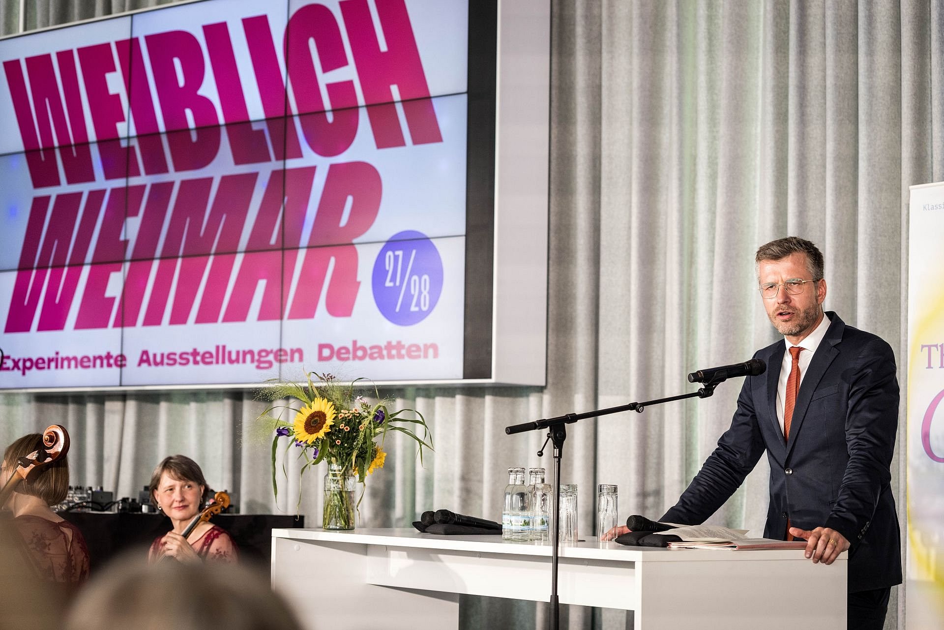 Gero Dimter, SPK-Vizepräsident bei der Präsentation des "Weimarer Zimmers" in der James-Simon-Galerie