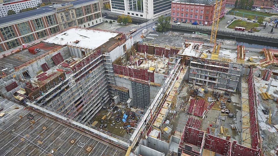 Blick auf eine Baustelle aus der Vogelperspektive (öffnet Vergrößerung des Bildes)