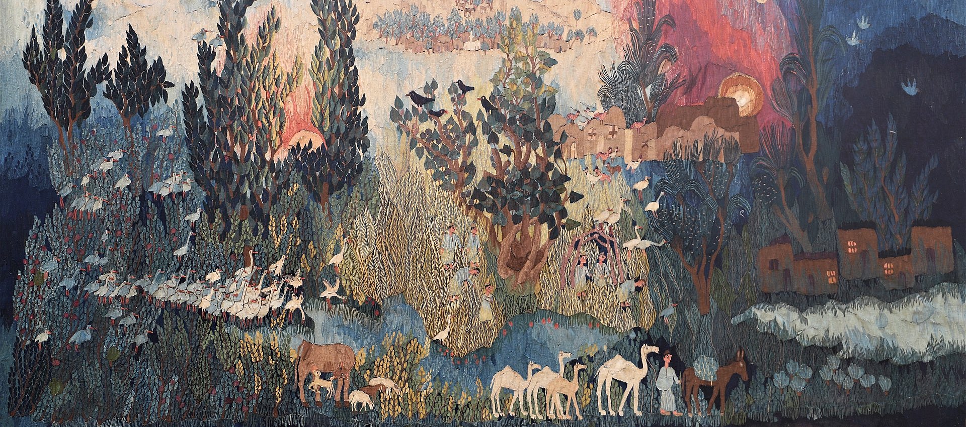 Prachtvoller Bildteppich mit einer grünen Landschaft, See und Tieren