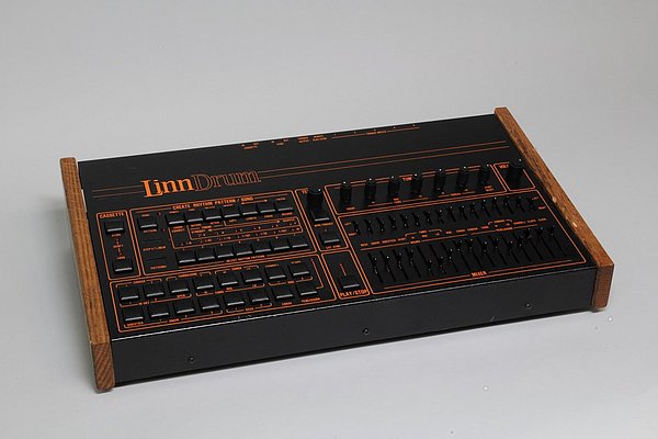Drum-Machine Objektfoto einer Drum-Machine