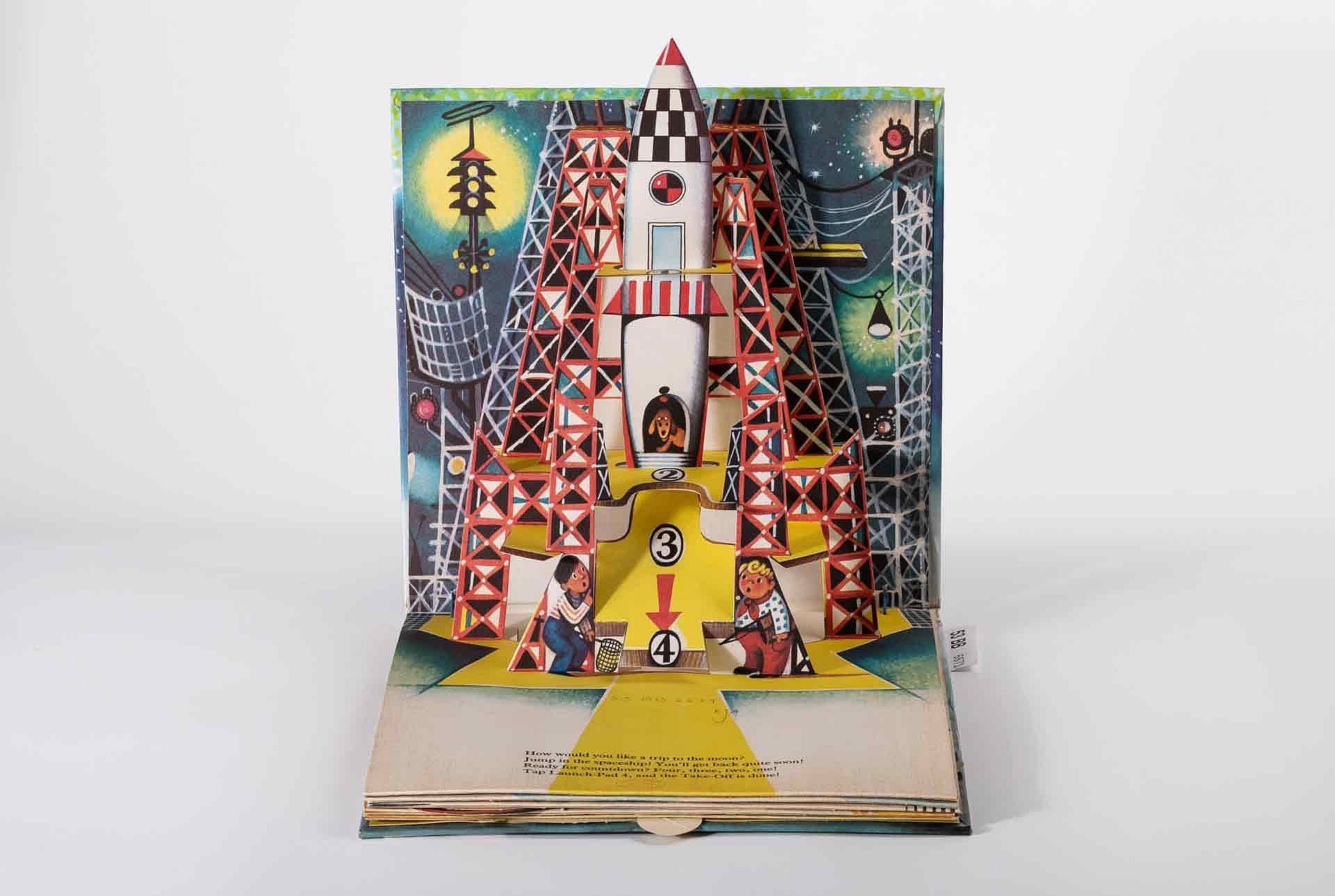 Pop-Up-Buch einer Mondrakete