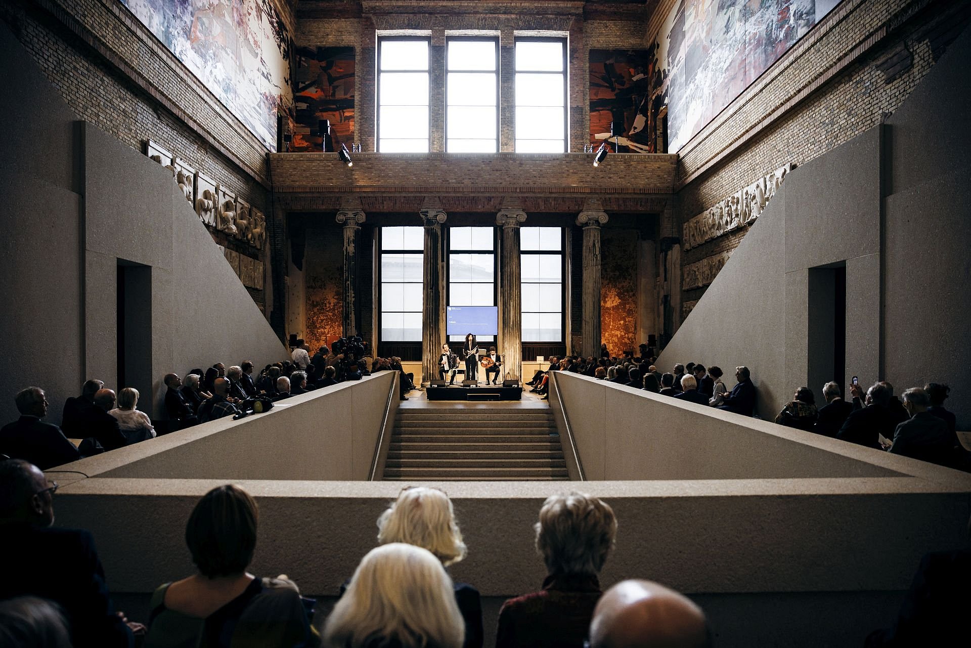 Amtsübergabe zwischen Hermann Parzinger und Marion Ackermann im Neuen Museum